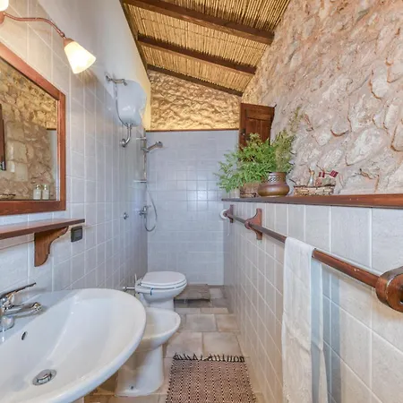 Tenuta Pizzola Country house *